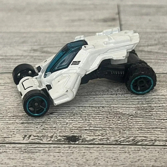 2013 Mattel BCD89 Hot Wheels MAX STEEL TURBO RACER White - Picture 3 of 7